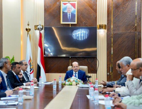 رئيس الوزراء يزور وزارة الصحة العامة والسكان ويؤكد دعم الحكومة لتطوير القطاع الصحي