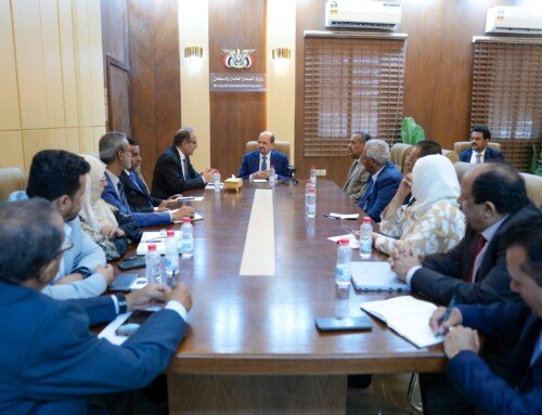 رئيس الوزراء يزور وزارة الصحة العامة والسكان ويؤكد دعم الحكومة لتطوير القطاع الصحي